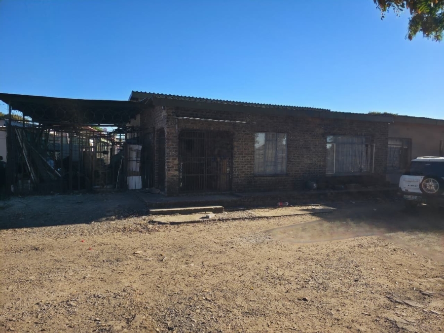5 Bedroom Property for Sale in Oos Einde North West